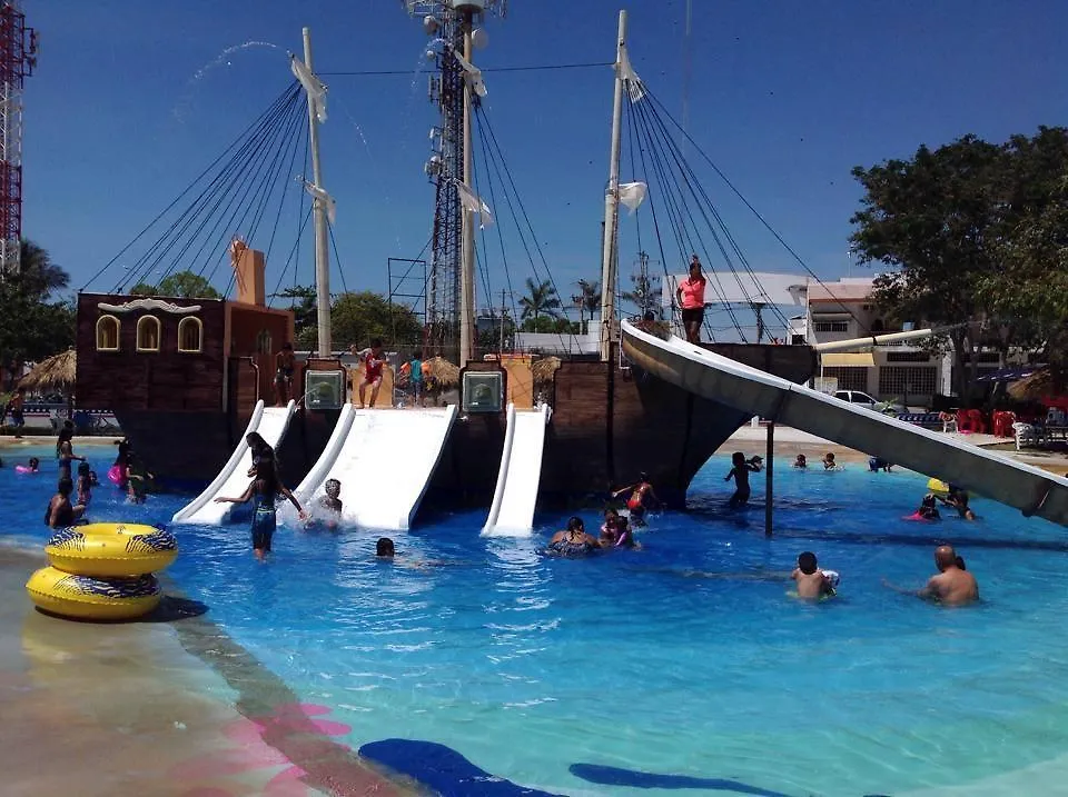 Splash Inn Nuevo Vallarta & Parque Acuatico 4*,